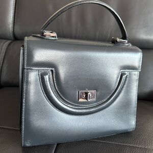 Authentic and Original BALLY HANDBAG Gray color. Size  7.5 X 9.5. Vintage